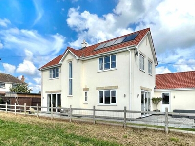 4 Bedroom Detached House For Sale In Cromhall, Wotton-under-edge