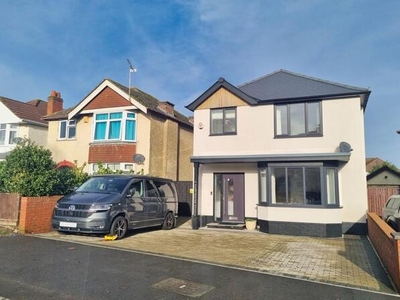 4 Bedroom Detached House For Sale In Rushington Manor