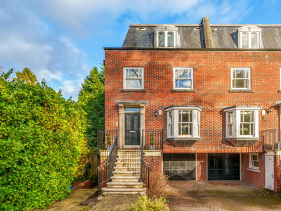 4 Bedroom End Of Terrace House For Sale In Northfield Place, Weybridge