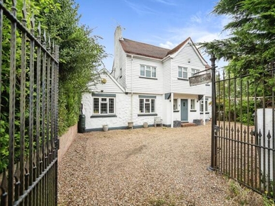 5 Bedroom Detached House For Sale In Gravesend