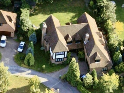 5 Bedroom Detached House For Sale In Henfield