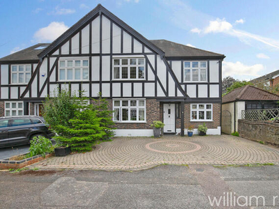 5 Bedroom Semi-detached House For Sale In North Chingford