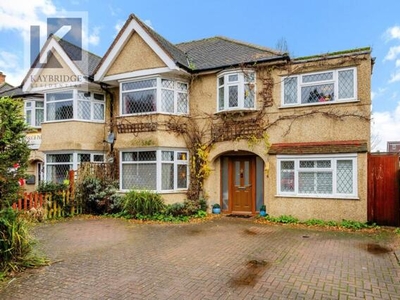6 Bedroom Semi-detached House For Sale In Ewell