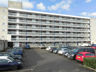 1 bedroom apartment for sale in The Drive, Great Warley, Brentwood, Essex, CM13