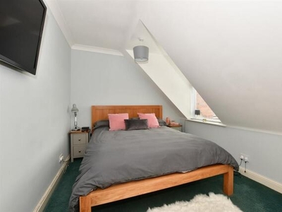 1 Bedroom Apartment For Sale In Totland Bay