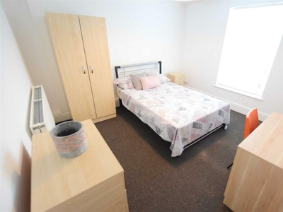 1 bedroom house share for rent in Newland Street West - Student House - 23/24, LN1