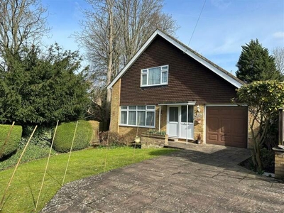 2 Bedroom Detached Bungalow For Sale In South Croydon