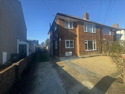 2 Bedroom Flat For Sale In Feltham, Middlesex