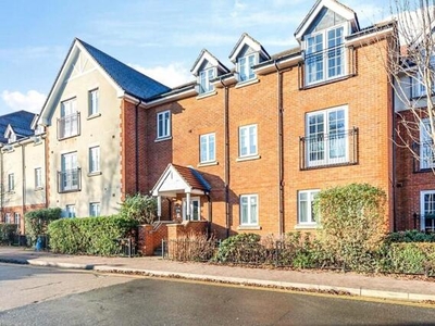 2 Bedroom Flat For Sale In Hitchin, Hertfordshire