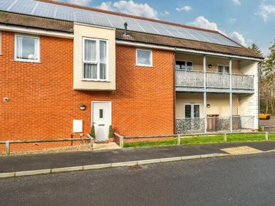 2 Bedroom Ground Floor Flat For Sale In Addlestone, Surrey