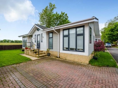 2 Bedroom Park Home For Sale In Oxfordshire