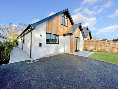 3 Bedroom Detached House For Sale In Christchurch, Dorset
