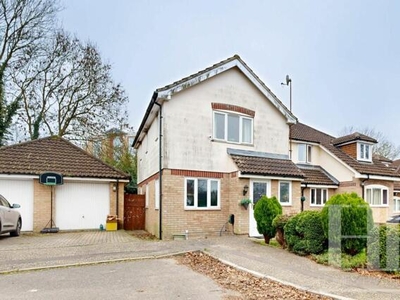 3 Bedroom Detached House For Sale In Crawley