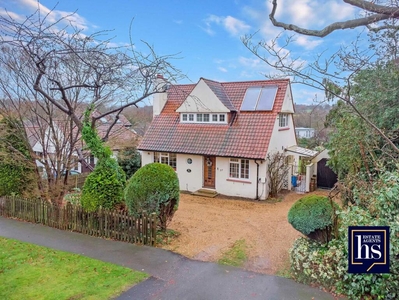 3 bedroom detached house for sale in South Weald Road, Homesteads Private Estate, CM14