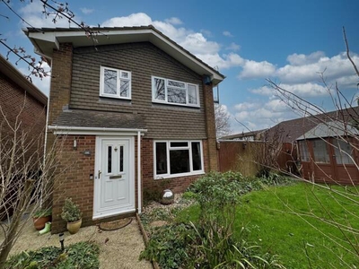 3 Bedroom Detached House For Sale In Tadley
