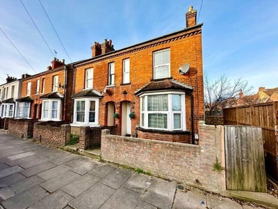 3 Bedroom End Of Terrace House For Rent In Bedford