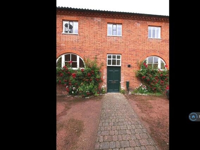 3 Bedroom Flat For Rent In Suffolk