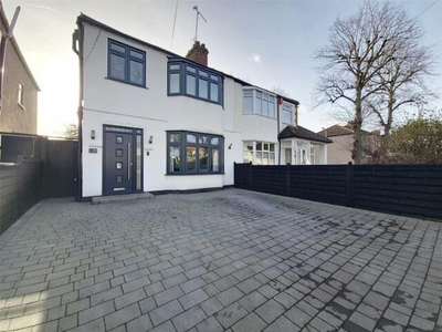 3 Bedroom House For Rent In Hornchurch