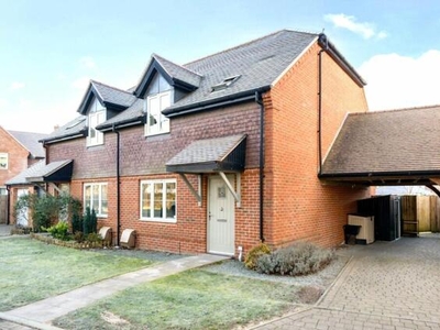 3 Bedroom Semi-detached House For Sale In Fair Oak, Eastleigh