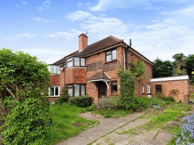 3 Bedroom Semi-detached House For Sale In Windlesham