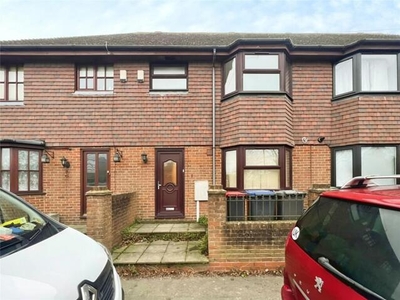 3 Bedroom Terraced House For Rent In Canterbury, Kent