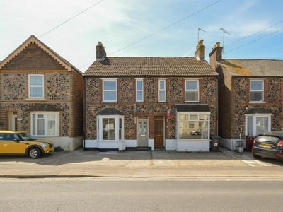 3 Bedroom Terraced House For Rent In Chichester