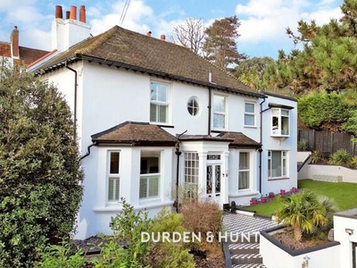 4 Bedroom Detached House For Rent In Loughton