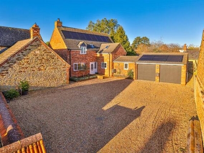 4 Bedroom Detached House For Sale In Woodford