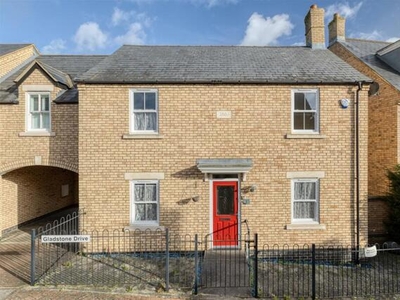 4 Bedroom Link Detached House For Sale In Fairfield