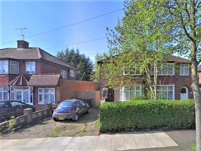 4 Bedroom Semi-detached House For Rent In Colindale