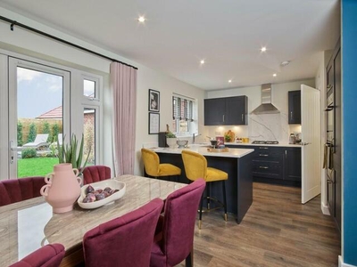 4 Bedroom Semi-detached House For Sale In Greenhithe, Kent
