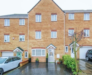 4 Bedroom Terraced House For Sale In Lofthouse