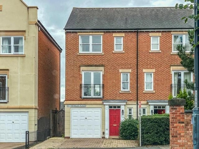 4 Bedroom Town House For Rent In Derby