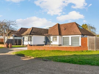 5 Bedroom Bungalow For Sale In Walton-on-thames