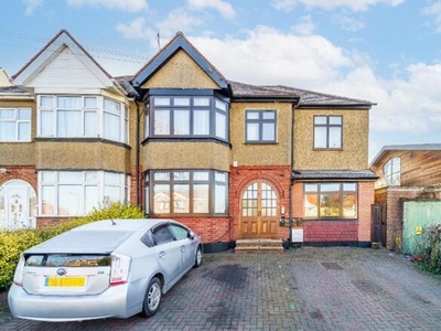 5 Bedroom Semi-detached House For Sale In Colindale, London