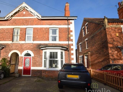5 Bedroom Semi-detached House For Sale In Gainsborough