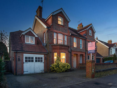 6 Bedroom Semi-detached House For Sale In Haywards Heath