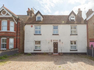 6 Bedroom Semi-detached House For Sale In Margate