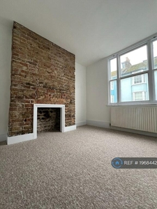 6 bedroom terraced house for rent in Over Street, Brighton, BN1