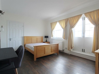 Studio flat for rent in Kings Road - Balcony with Sea View, BN1