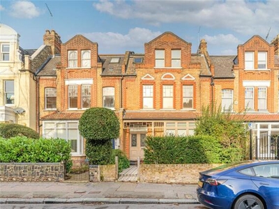 Terraced House For Sale In London