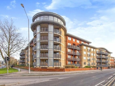 2 Bedroom Apartment For Sale In Reading