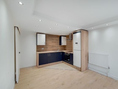 2 bedroom apartment to rent Camberwell, SE5 8JY
