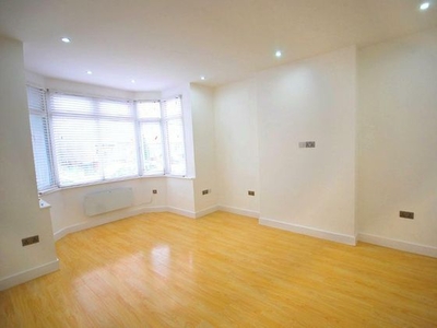 2 bedroom flat to rent Wembley, HA9 7EW