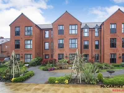 2 Bedroom Retirement Apartment For Sale in Redditch,