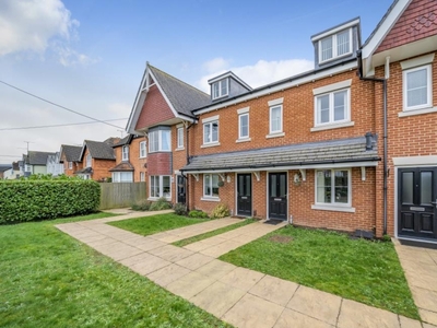 3 Bed House For Sale in Camberley, Surrey, GU16 - 5348454