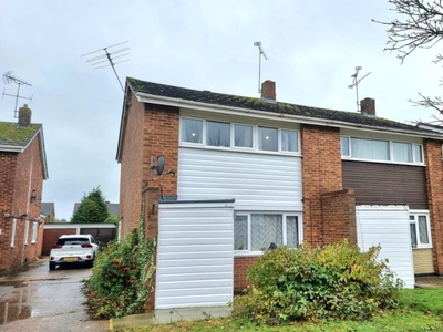 3 Bed House To Rent in Austin Road, Woodley, RG5 - 553