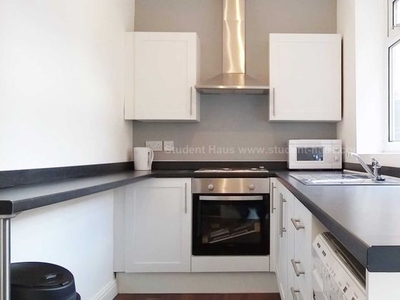 3 bedroom house to rent Salford, M6 5LG