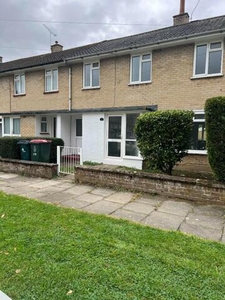 3 Bedroom Terraced House For Sale In Crawley, West Sussex