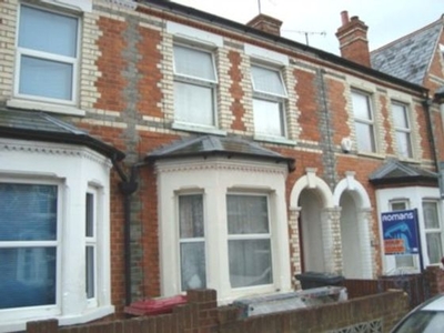 3 bedroom terraced house to rent Reading, RG6 1DL